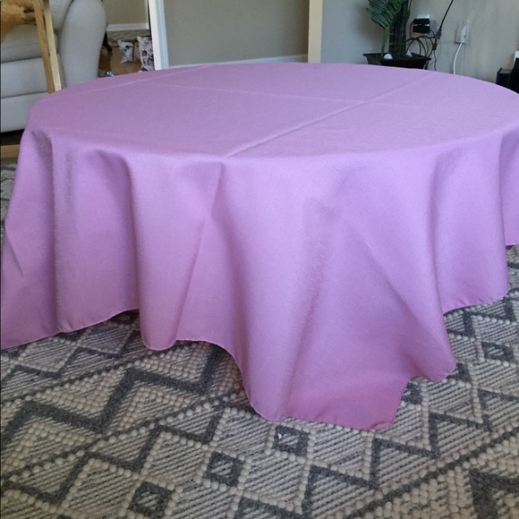 Beautiful tablecloth - Picture 2 of 4